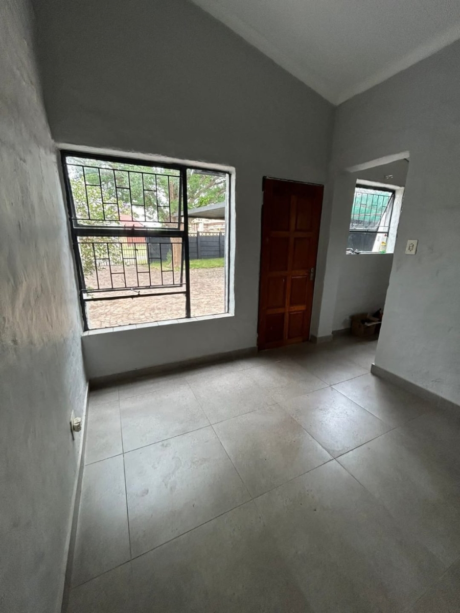 To Let 1 Bedroom Property for Rent in Meerhof North West